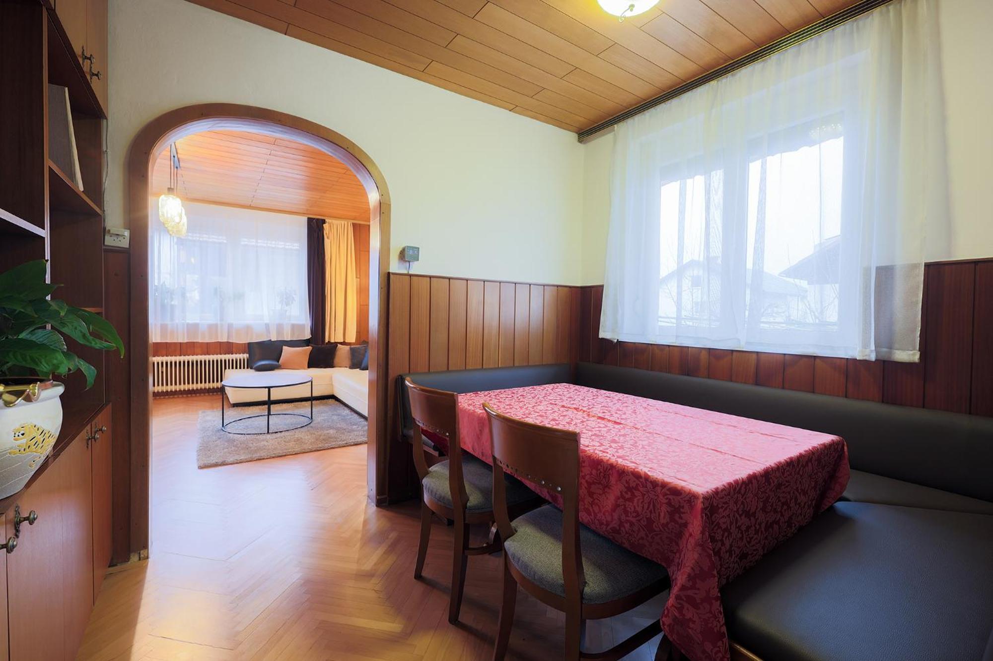 Papas Apartment ليسْتْسي المظهر الخارجي الصورة