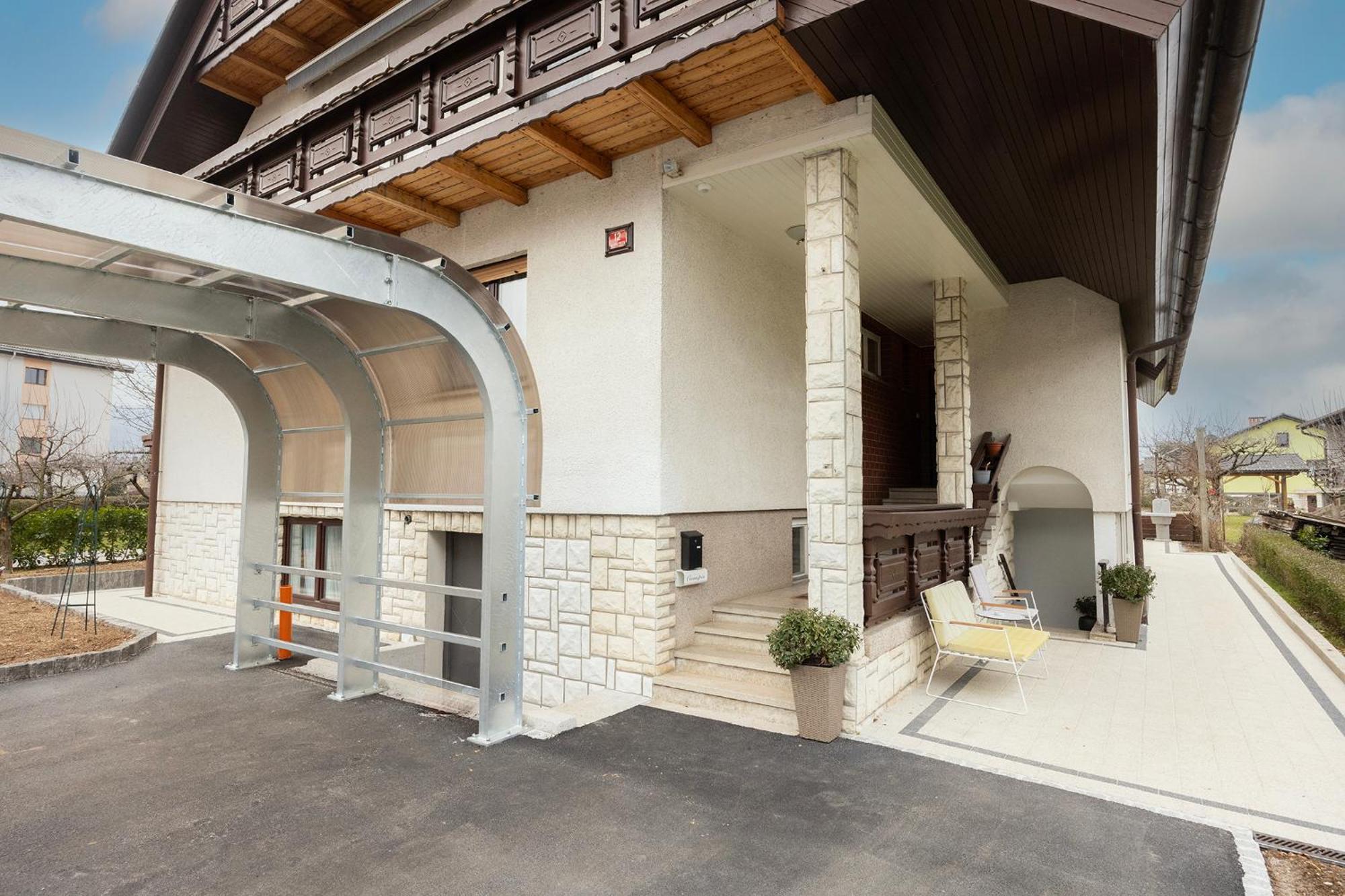 Papas Apartment ليسْتْسي المظهر الخارجي الصورة